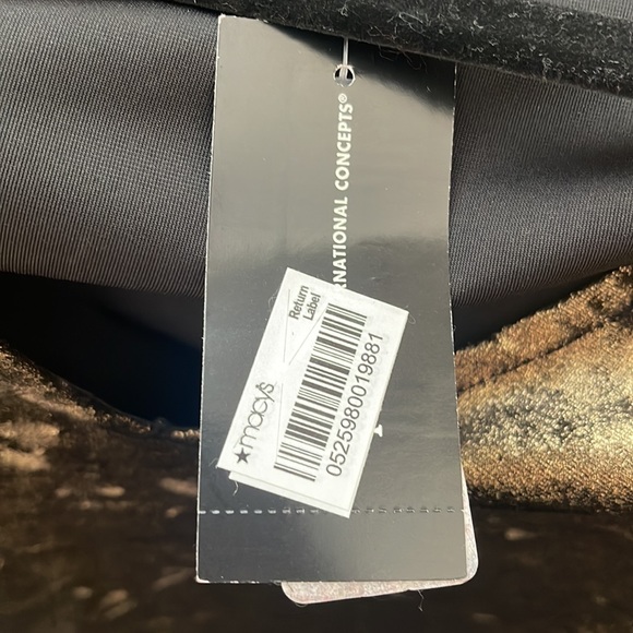 INC Gold XL top - brand new, short sleeves. - Picture 4 of 4